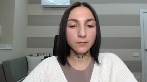 Kate online show from December 23, 2024, 1:45 pm