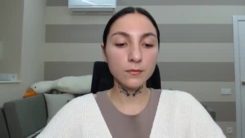 Kate online show from December 24, 2024, 2:01 pm