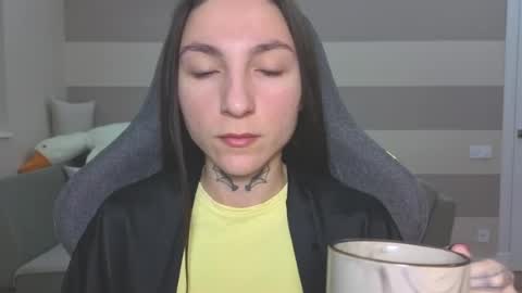 Kate online show from May 4, 2026, 5:47 am