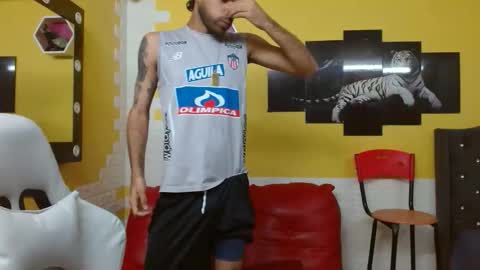 chacorta_ online show from May 6, 2026, 1:57 am