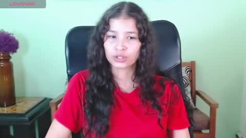 Chalon  online show from April 22, 2026, 10:33 pm