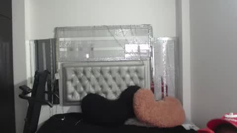 chamaquito_xl online show from February 13, 2026, 12:01 pm