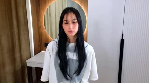 Ava online show from November 1, 2025, 4:20 pm