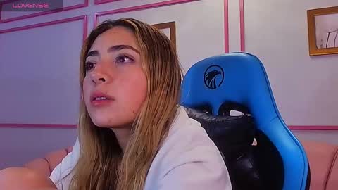 channel_blonde_a online show from December 5, 2024, 8:22 am