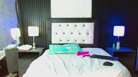 channel_hs online show from October 2, 2025, 3:30 pm