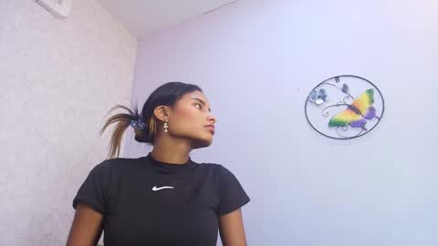 Snapshot of chantal_taylor_ chatting on October 29, 2025, 12:07 pm Raquel online show from October 29, 2025, 12:07 pm