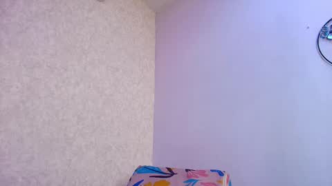 Raquel  online show from November 15, 2025, 12:02 pm