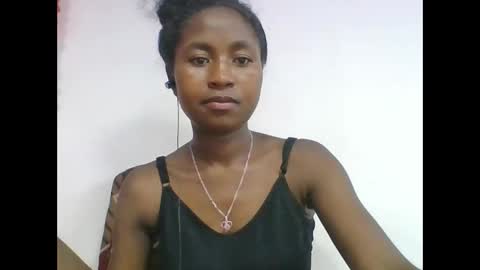 Snapshot of chantale483461 chatting on April 19, 2026, 4:28 pm chantale483461 online show from April 19, 2026, 4:28 pm