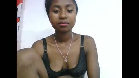 Snapshot of chantale483461 chatting on May 1, 2026, 5:39 pm chantale483461 online show from May 1, 2026, 5:39 pm