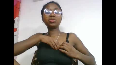 Snapshot of chantale483461 chatting on May 3, 2026, 8:42 am chantale483461 online show from May 3, 2026, 8:42 am