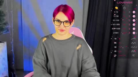 Suzanna Snow online show from December 13, 2024, 4:33 am