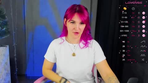 Suzanna Snow online show from December 24, 2024, 4:00 am