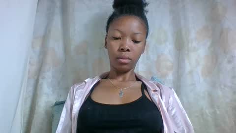Snapshot of chariola0101 chatting on February 4, 2025, 2:28 am chariola0101 online show from February 4, 2025, 2:28 am