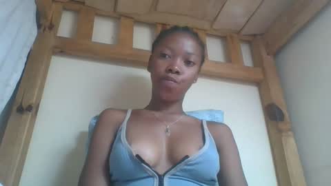 Snapshot of chariola0101 chatting on February 19, 2025, 9:03 pm chariola0101 online show from February 19, 2025, 9:03 pm