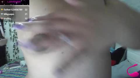 Snapshot of charis_bellota chatting on December 23, 2024, 12:46 am charis_bellota online show from December 23, 2024, 12:46 am
