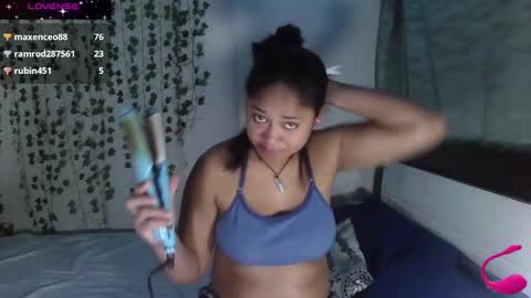 Snapshot of charis_bellota chatting on January 13, 2025, 4:41 pm charis_bellota online show from January 13, 2025, 4:41 pm