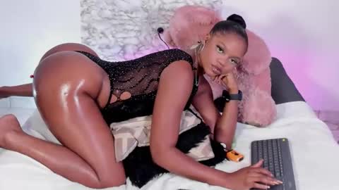 charis_hill online show from May 6, 2026, 9:20 pm