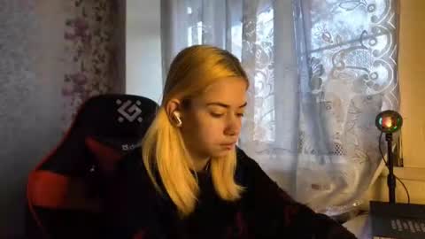 Nancy online show from November 10, 2025, 7:40 am