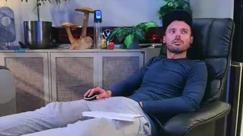 ASSPELUNKER online show from January 17, 2026, 2:49 am