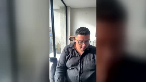 Snapshot of charlesbronson_ chatting on May 20, 2026, 9:32 pm CHarlesB online show from May 20, 2026, 9:32 pm