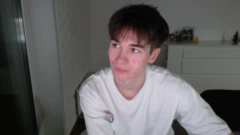 charleshanson69 online show from November 19, 2025, 4:07 pm