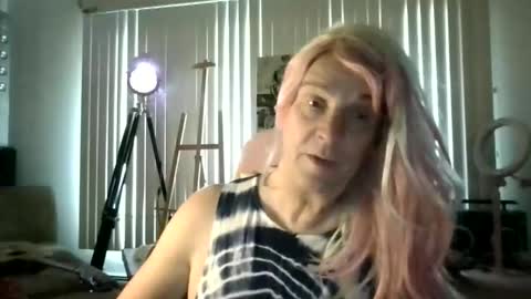 Charli online show from May 6, 2026, 10:37 pm