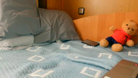 charlie_19ug online show from August 9, 2026, 7:46 am