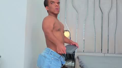Snapshot of charlie_walkerr chatting on April 20, 2026, 7:48 pm charlie_walkerr online show from April 20, 2026, 7:48 pm