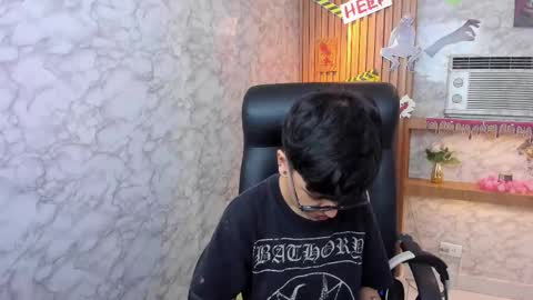 Snapshot of charlietaylor_ chatting on October 15, 2025, 12:27 pm Charlie online show from October 15, 2025, 12:27 pm