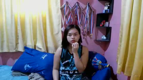 Sweetieeche online show from April 9, 2026, 8:31 am