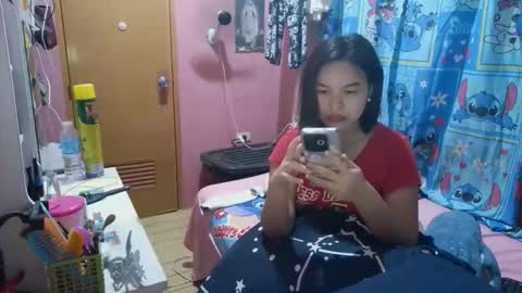 Sweetieeche online show from April 27, 2026, 9:18 am