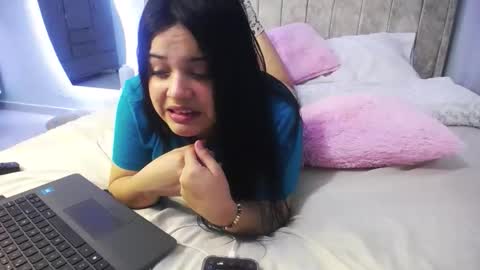 Charlote Walker online show from February 5, 2026, 3:55 am