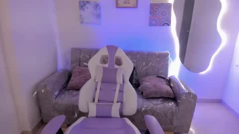 Snapshot of charlote_cowell_sub_ chatting on September 16, 2025, 3:57 pm    online show from September 16, 2025, 3:57 pm