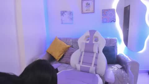 Snapshot of charlote_cowell_sub_ chatting on September 25, 2025, 2:10 pm    online show from September 25, 2025, 2:10 pm