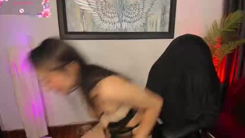 Charlote online show from March 5, 2025, 4:02 pm