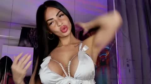 CHARLOTTE online show from April 27, 2026, 1:25 am