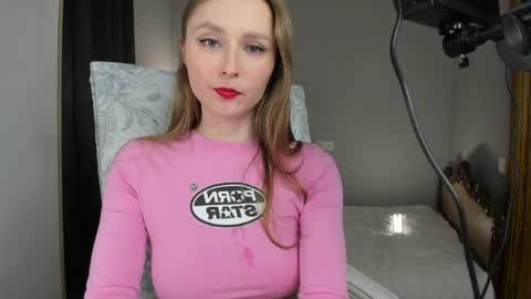 CharlottaWells online show from April 10, 2026, 4:44 pm