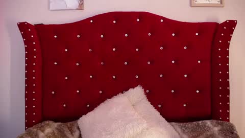 charlotte1_ls online show from March 3, 2025, 9:48 pm