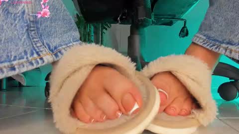 charlotte  grey online show from February 18, 2026, 8:38 pm