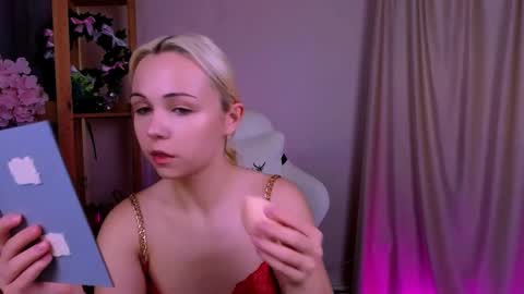 Snapshot of charlotte_colinss chatting on September 24, 2025, 2:59 am charlotte_colinss online show from September 24, 2025, 2:59 am