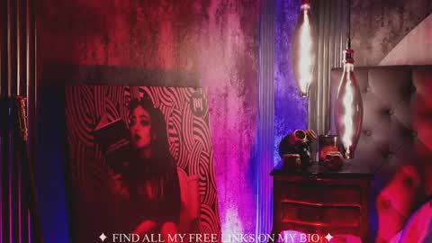 Snapshot of charlotte_germanotta_ chatting on April 4, 2026, 5:10 pm Charlotte online show from April 4, 2026, 5:10 pm