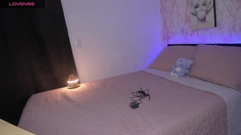 charlotte_hot47 online show from January 24, 2025, 11:12 pm