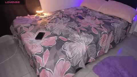 charlotte_hot47 online show from February 13, 2025, 11:15 pm
