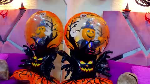 Snapshot of charlotte_icee chatting on October 18, 2025, 5:14 pm Charlotte Icee online show from October 18, 2025, 5:14 pm