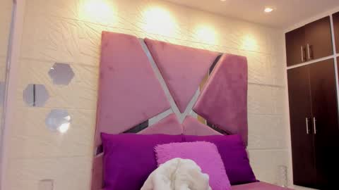 Charlotte Icee online show from November 27, 2025, 4:42 pm