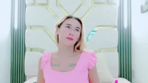 Snapshot of charlotte_phaeton chatting on October 25, 2025, 12:51 am Charlotte online show from October 25, 2025, 12:51 am