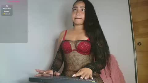 Snapshot of charlotte_princess_1 chatting on November 17, 2025, 9:37 am charlotte_princess_1 online show from November 17, 2025, 9:37 am