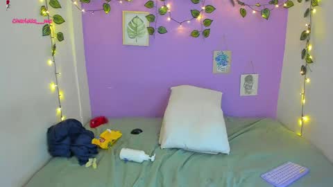 Snapshot of charlotte_queeen chatting on January 16, 2025, 1:16 am Charlotte online show from January 16, 2025, 1:16 am