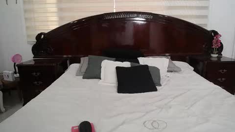 Snapshot of charlotte_russo_ chatting on November 18, 2025, 7:07 pm Charlotte online show from November 18, 2025, 7:07 pm