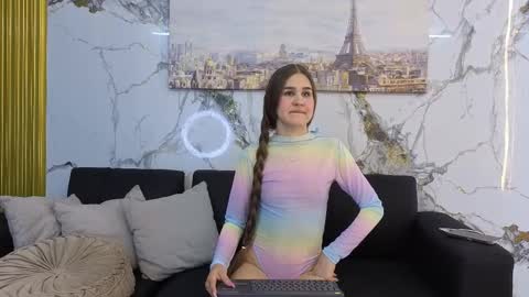 charlotte_skinny11_aws online show from October 16, 2025, 5:03 pm